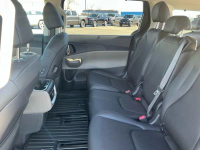 2026 Kia Carnival — photo 17 view