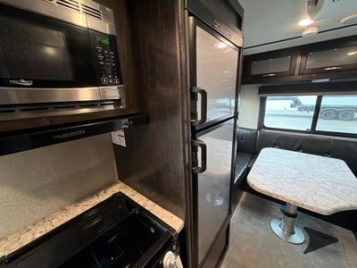 2019 Grand Design Imagine — photo 18 view