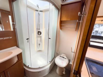 2019 Leisure Travel Vans UNITY — photo 14 view