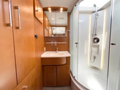 2019 Leisure Travel Vans UNITY — photo 15 view