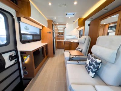 2019 Leisure Travel Vans UNITY — detail view