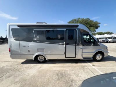 2019 Leisure Travel Vans UNITY — photo 20 view