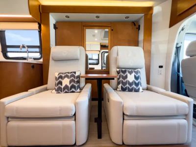 2019 Leisure Travel Vans UNITY — photo 7 view
