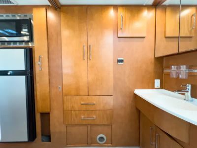 2019 Leisure Travel Vans UNITY — photo 16 view