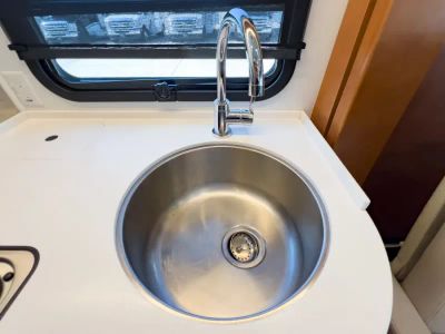 2019 Leisure Travel Vans UNITY — photo 9 view