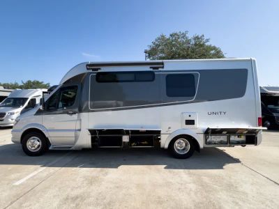 2019 Leisure Travel Vans UNITY — photo 19 view