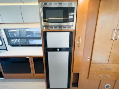 2019 Leisure Travel Vans UNITY — photo 11 view