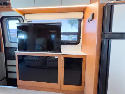 2019 Leisure Travel Vans UNITY — photo 13 view
