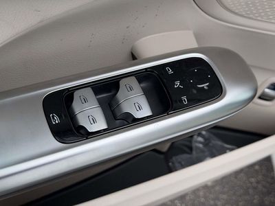 2026 Mercedes-Benz C-Class — photo 13 view