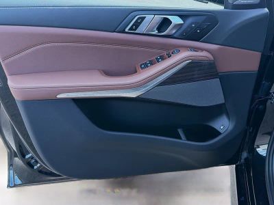 2026 BMW X5 — photo 22 view
