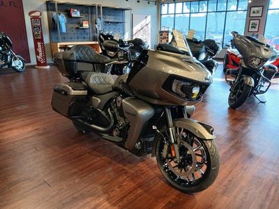 2025 Indian Motorcycle Pursuit Dark Horse Springfield Blue Vivid Crystal / Black Vivid - Photo 4