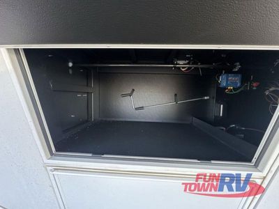 2026 Keystone RV Montana - Photo 9