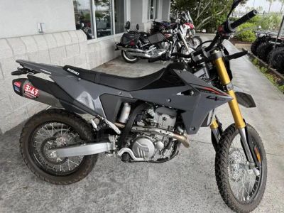 2025 Suzuki DR-Z4S — front three-quarter view