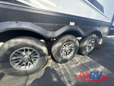 2025 Dutchmen RV Voltage Triton - Photo 12