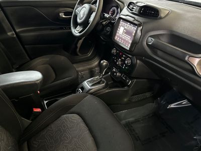 2023 Jeep Renegade - Photo 16