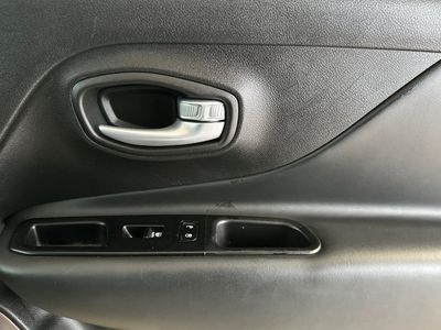 2023 Jeep Renegade - Photo 18