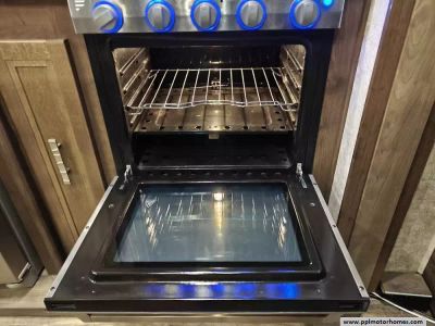 2019 Highland RV 427BHS — photo 20 view