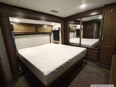 2019 Highland RV 427BHS — photo 45 view