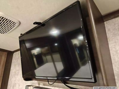 2019 Highland RV 427BHS — photo 49 view
