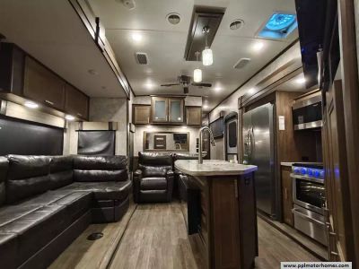 2019 Highland RV 427BHS — photo 28 view