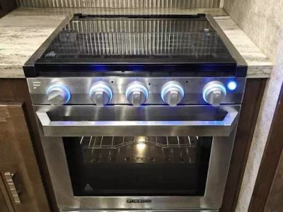 2019 Highland RV 427BHS — photo 18 view