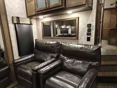 2019 Highland RV 427BHS — photo 10 view