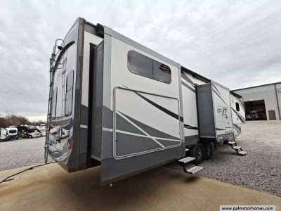 2019 Highland RV 427BHS — engine compartment view