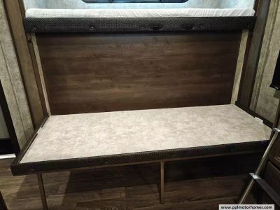 2019 Highland RV 427BHS — photo 34 view