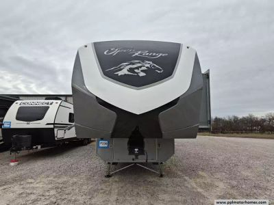 2019 Highland RV 427BHS — side profile view