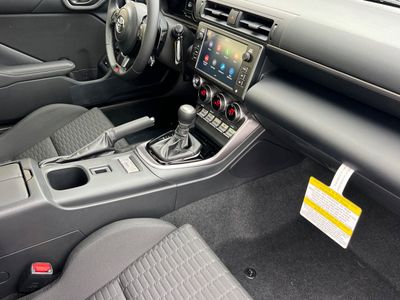 2026 Toyota GR86 - Photo 15