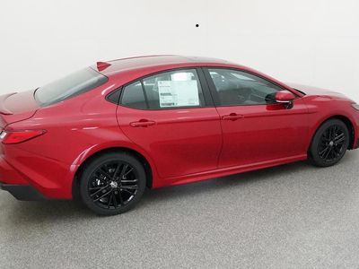 2026 Toyota Camry - Photo 18