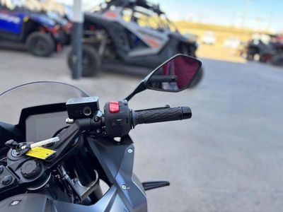 2025 Suzuki GSX-8R - Photo 12