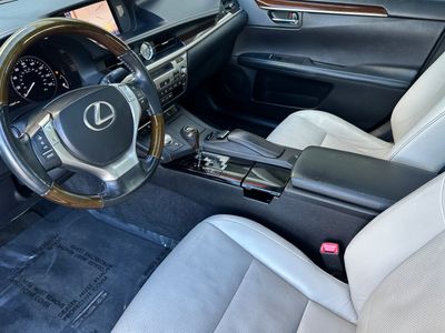 2013 Lexus ES 350 - Photo 11