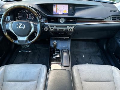 2013 Lexus ES 350 - Photo 3