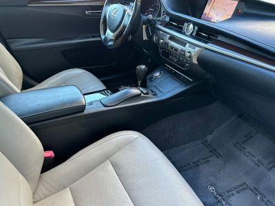 2013 Lexus ES 350 - Photo 16