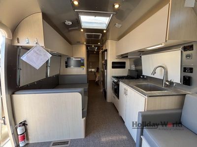 2026 Airstream Flying Cloud - Photo 4