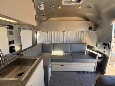 2026 Airstream Flying Cloud - Photo 6