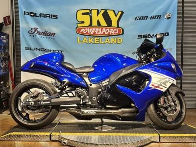 2017 Suzuki Hayabusa — front three-quarter view