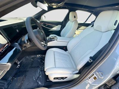 2027 BMW 5 Series — photo 16 view