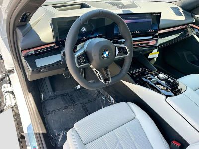 2027 BMW 5 Series — photo 8 view
