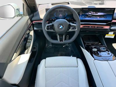 2027 BMW 5 Series — photo 17 view