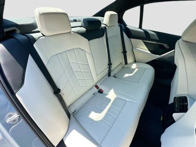 2027 BMW 5 Series — photo 21 view