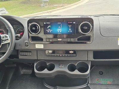 2025 Tiffin Motorhomes GT1 — photo 17 view