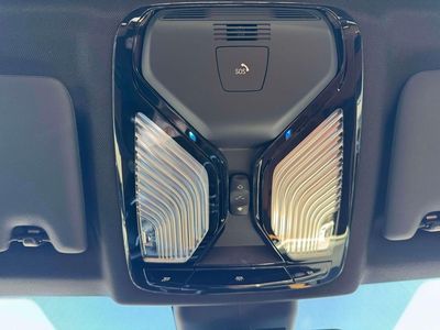 2023 BMW 3 Series - Photo 32
