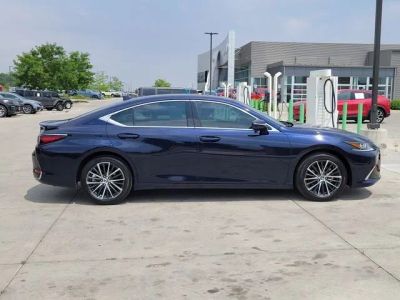 2025 Lexus ES — side profile view