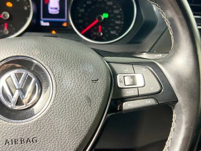 2021 Volkswagen Tiguan — photo 17 view