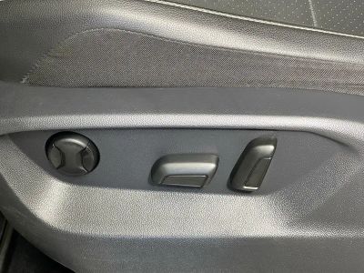 2021 Volkswagen Tiguan — photo 13 view