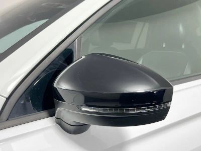 2021 Volkswagen Tiguan — photo 10 view