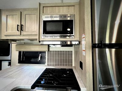 2025 Coachmen Catalina Legacy Edition - Photo 13