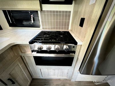 2025 Coachmen Catalina Legacy Edition - Photo 12